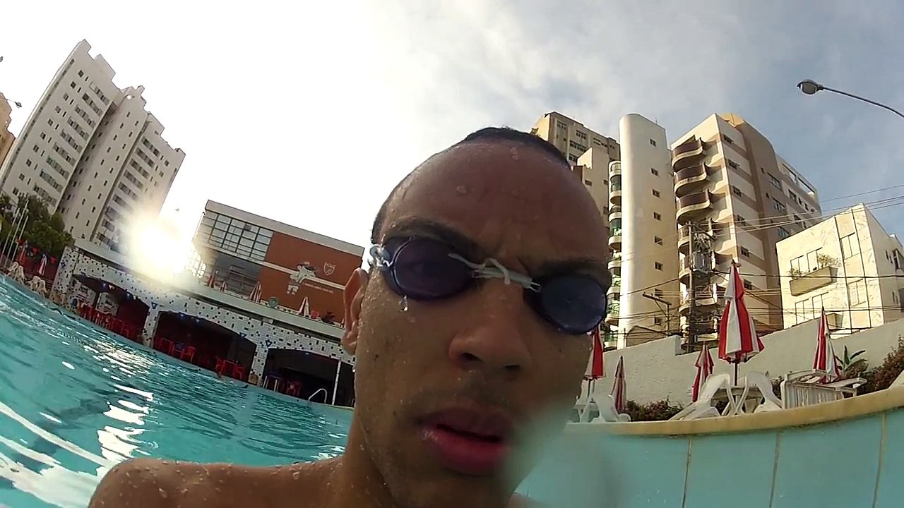 Túlio Dantas nadando 25 mts livre