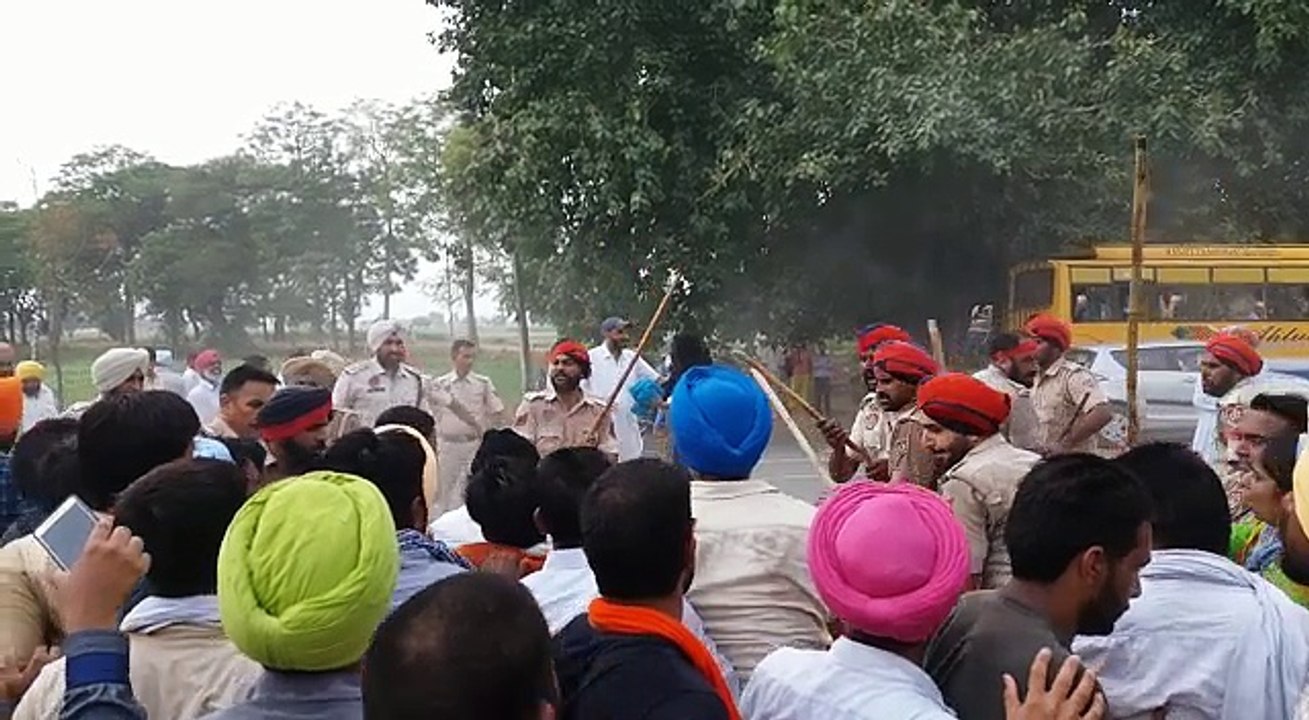 Police lathicharge