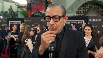 Jeff Goldblum Talks About His Intimate Relationship With Liam Hemsworth At Premiere