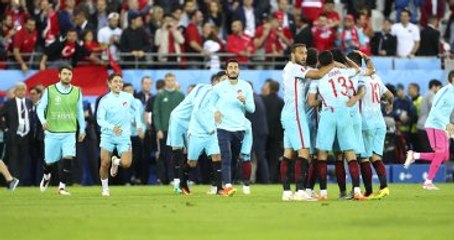 Oliver Kahn: Antonio Conte, Türklerden Öcünü Aldı