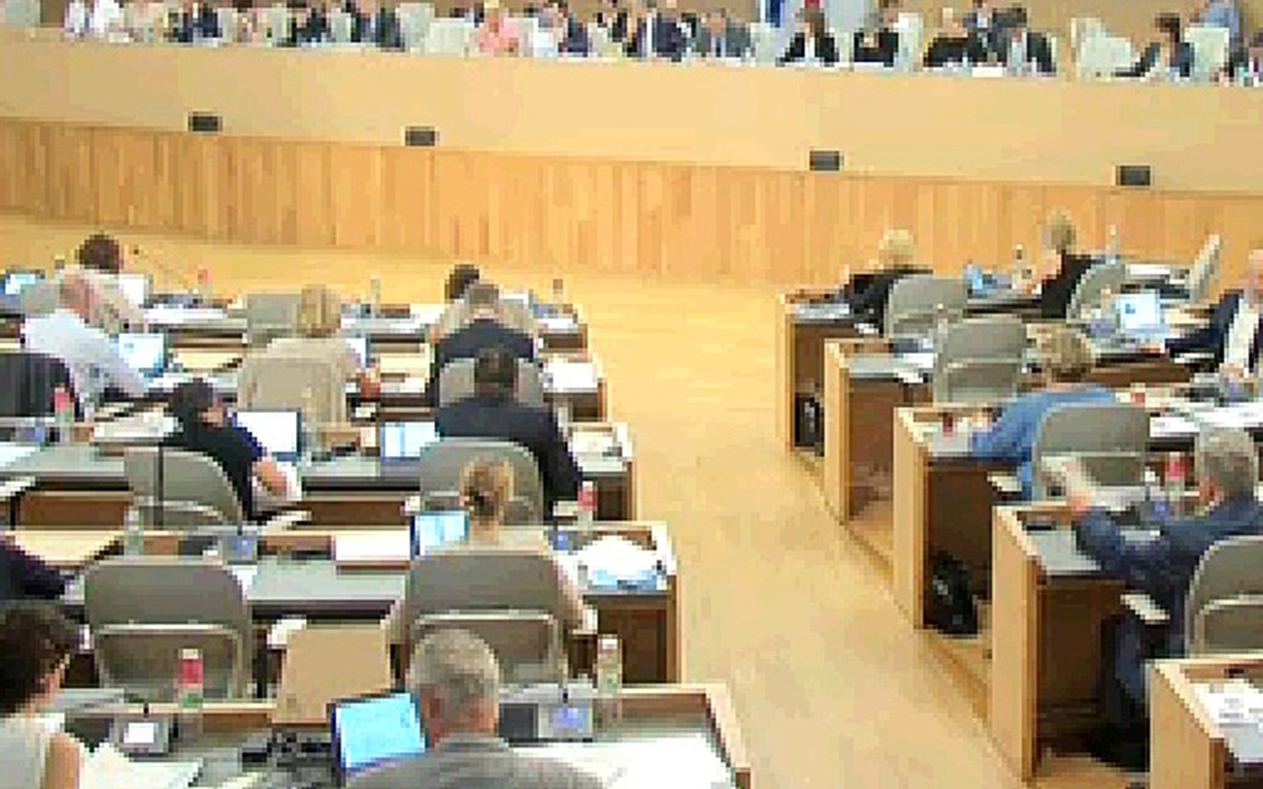 AP 23 juin 2016 ● Présentation du V.-P. Étienne BLANC de la résolution unique (nom de la Région et lieux de réunion)