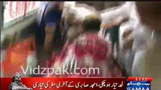 Jab deshatgard Amjad Sabri ko maar rahe thay tabh Amjad Sabri unse kehrahe thay Mujhey mat maaro mere chote chote bacha