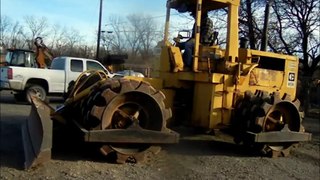 1980 Caterpillar 815 compactor for sale | sold at auction December 28, 2012