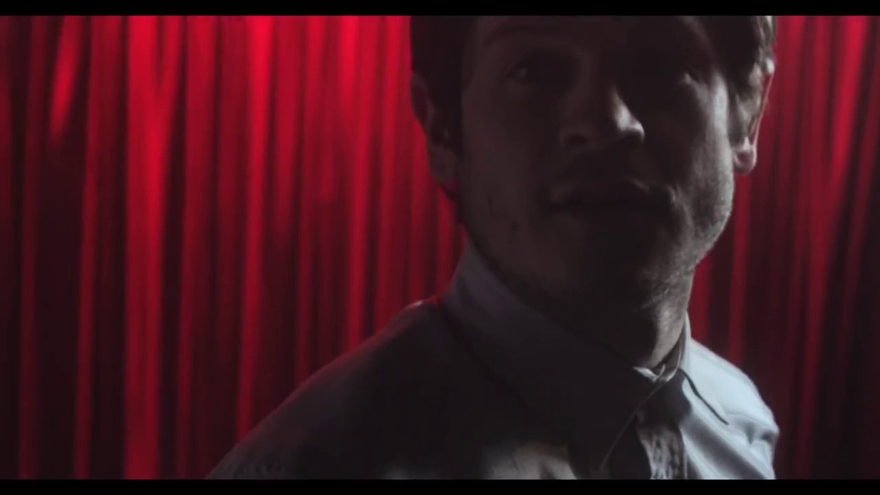 Bolton le méchant de Game of Thrones est un chanteur !! Clip !! Iwan Rheon - Bang! Bang!