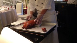 北京烤鴨 Peking duck being prepared by Chef