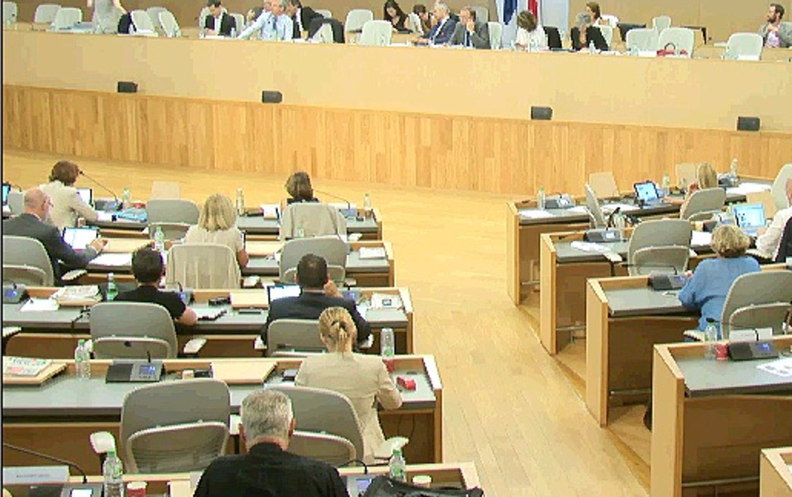 AP 23 juin 2016 ● Présentation par le V.-P. Étienne BLANC du rapport sur la gestion du personnel, des antennes locales et des lycées