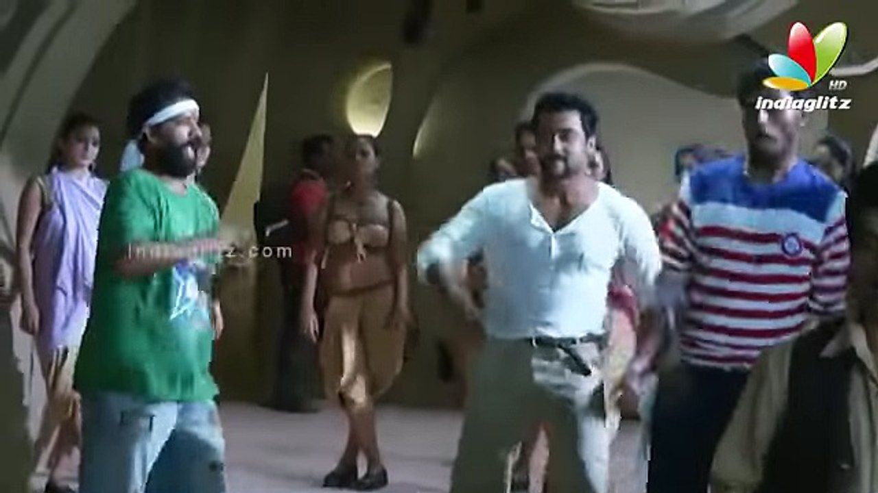 Anushka and Surya in Singam 2 Song Making