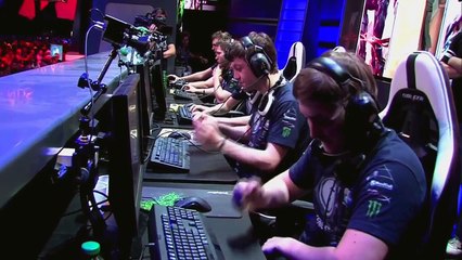 Intro   Gamescom 2013 D5 2 League of Legends