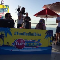 Toute la famille dans Bruno Dans La Radio