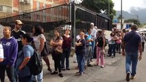 Kilométrica cola en horas de la mañana en Los Ruices para validar firmas