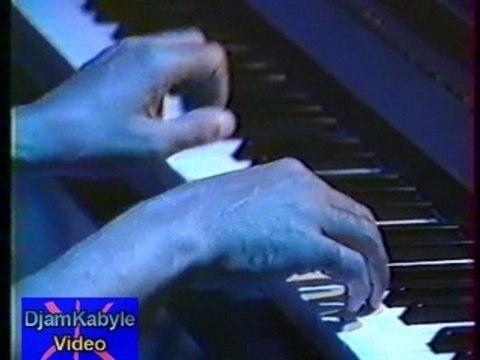 Takfarinas & Arezki Baroudi(instru 1983)live 1990 a Tizi