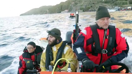 Dramatic Rescue of Newborn Captured as Boat Capsizes