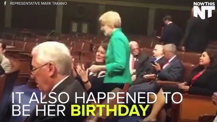 Elizabeth Warren, Other Senators Show Their Support With Food