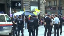 PKK Terör Örgütü Yandaşları, Viyana'da Stand Açtı