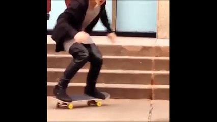 Justin Bieber skateboard FAIL in New York.