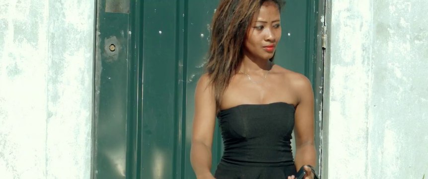 ELLY DEROSSE ft LFA - Sary indray mipika (Gasy HD 2016)