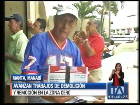 Afectados por el terremoto exigen que se inicien los trabajos de reconstrucción