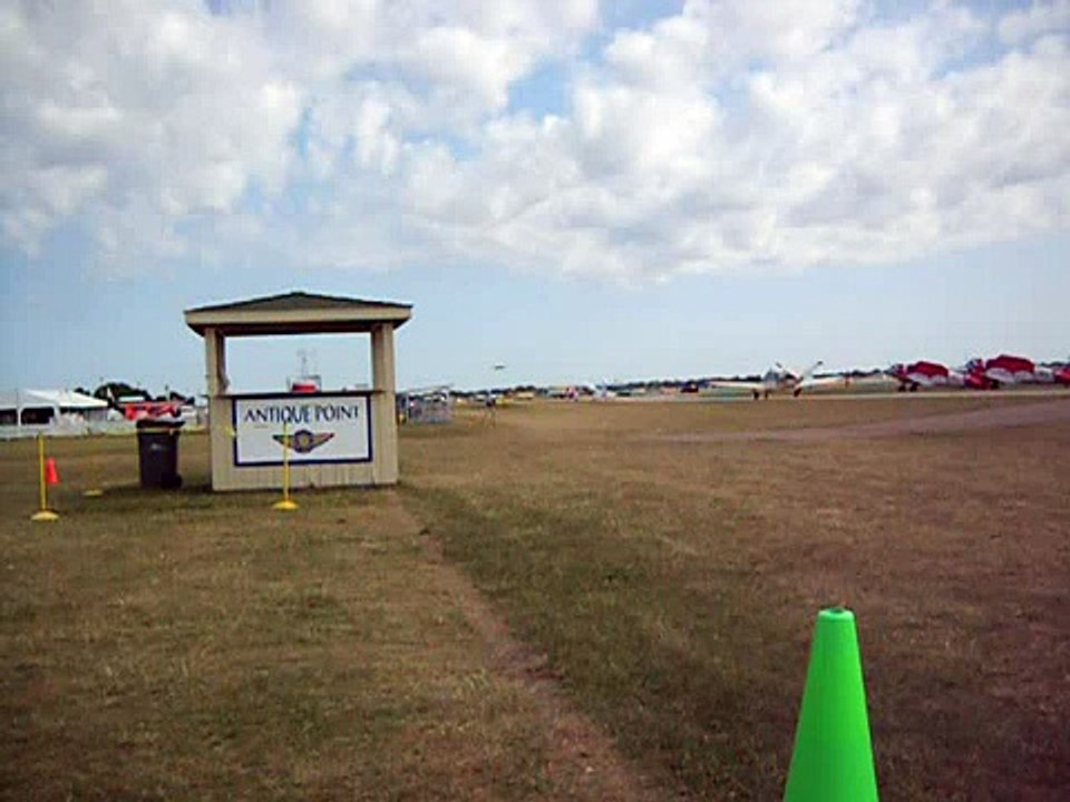 B-25 Emergency Landing at Oshkosh 8/02/2009