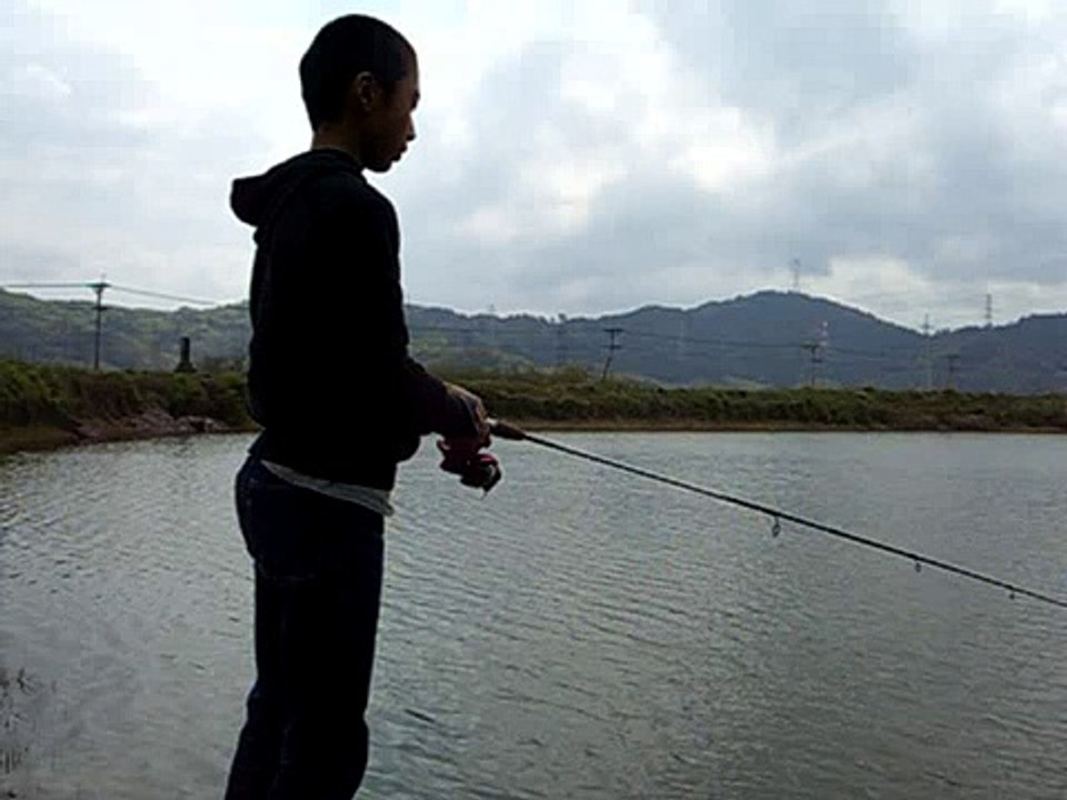 熊本県の宇城にある野池でブラックバス　青山聖 2011.4.23