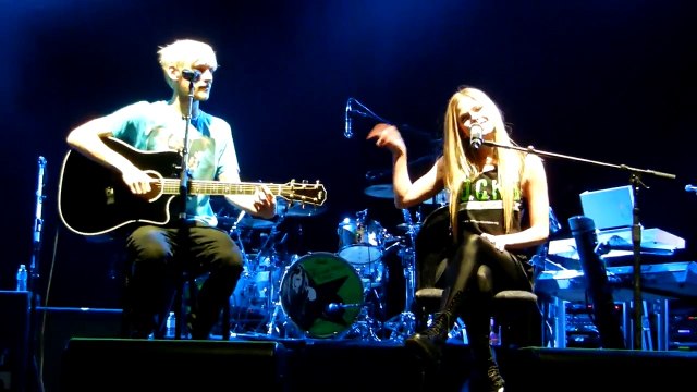 Avril Lavigne & Evan T. - Live Toronto Oct 24th - The Best Years of Our Lives