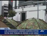 Cientos de cubanos siguen en vigilia afuera de embajada mexicana en Quito