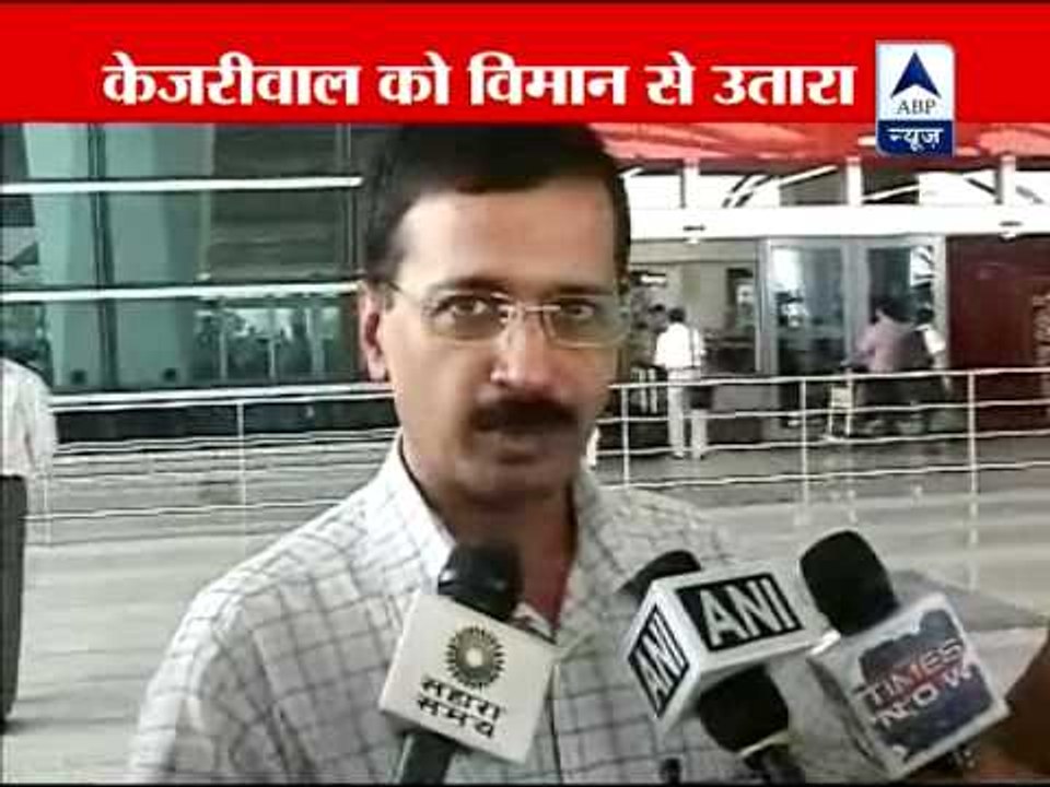 Arvind Kejriwal deplaned from Kingfisher flight, protests
