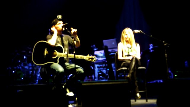 Avril Lavigne and Evan Taubenfeld - The Best Years of Our Lives (Live concert)