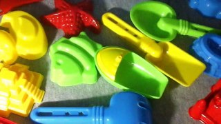 Sand Toys For Kids - Water Toys - Pool toys - 15-Pieces Beach Sand Toys Set for Kids with Bucket,Sho