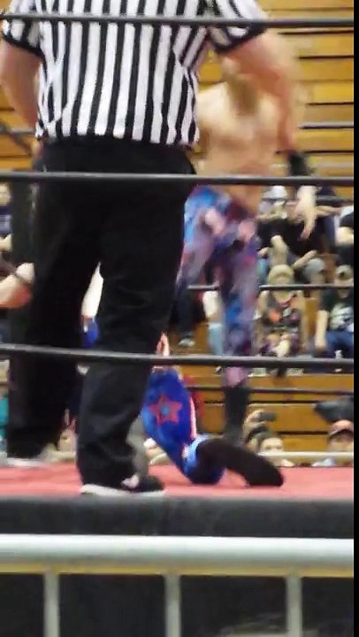 MCW 10/19/14 Indy Ref Splits Pants First Match