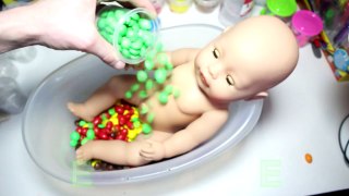 Learning Colors Baby Doll Bath Time M&M's Chocolate with Duck and Peppa Pig Family Creative Video