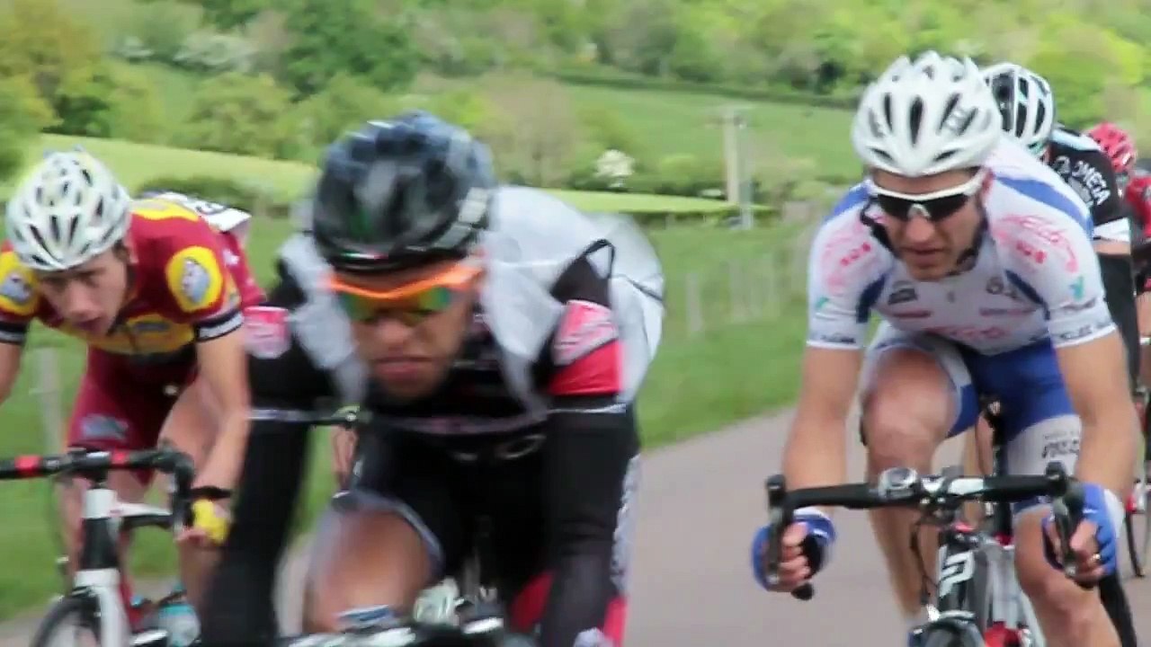 dans la course 3ème étape   2014 04 28 Circuit de Saône et Loire 2014