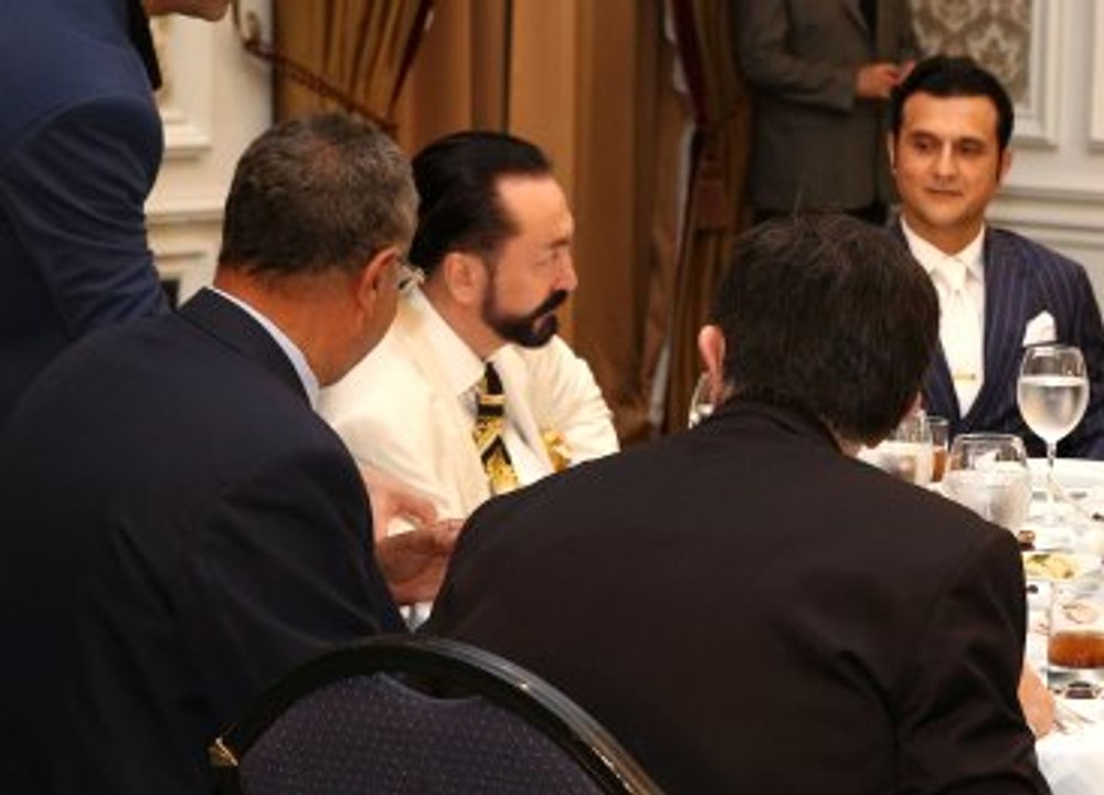 Hayko Bağdat ve Mustafa Keser Adnan Oktar'ın Verdiği İftara Katıldı