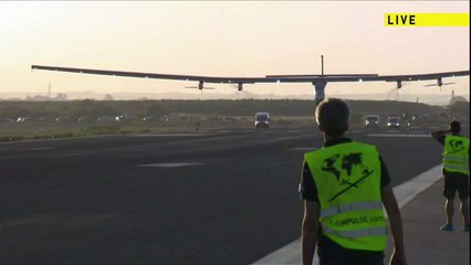 Tras cruce atlántico, Solar Impulse 2 aterriza en España