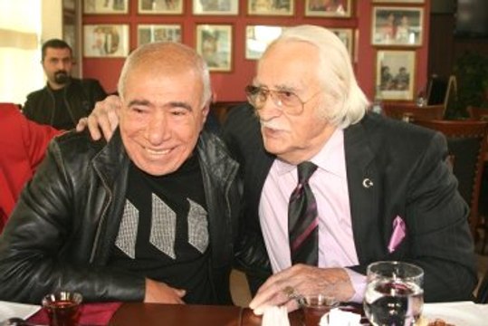 Eşref Kolçak'ın Bilinmeyen Sırrı! Oğlu Gay Olduğu İçin Evlatlıktan Reddetmiş