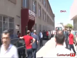 Hastaneyi kana buladı: 3 ölü