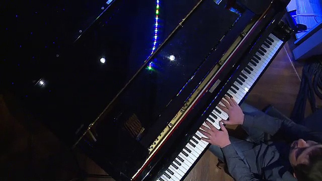 Rosemary Standley reprend "Red hot mama", de Sophie Tucker