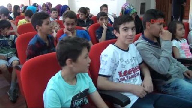 Sivas Yuva ve Yurtlarda Kalan Başarılı Öğrenciler Ödüllendirildi