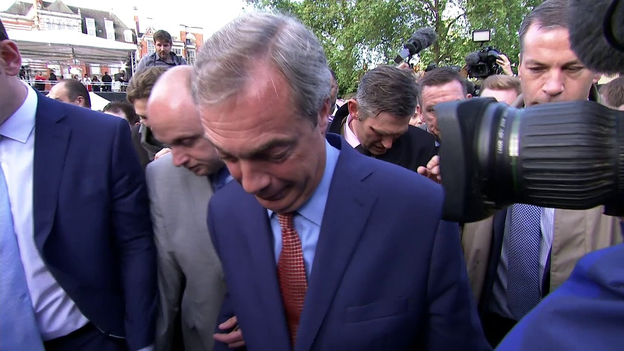 Nigel Farage offers apology for offensive comment