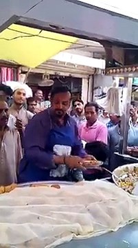 Rare Video - Amjad Sabri Selling Chaat in Public For Helping the Needy People-x4i5has