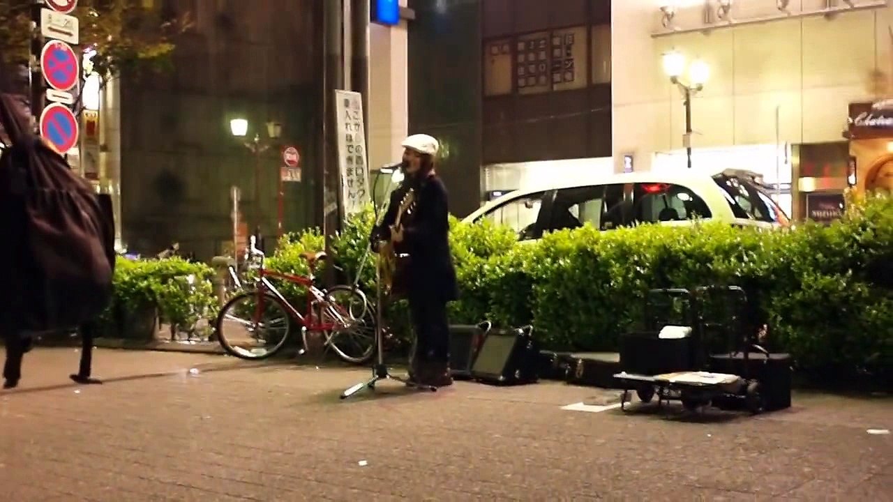 森 恵「落陽」（吉田拓郎カバー）2010.04.26渋谷路上ライブ