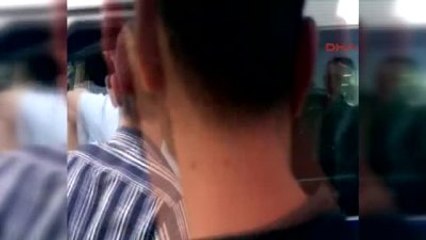 Elazığ'da Serinlemek İçin Süs Havuzuna Giren Çocuğa Zabıta Dayağı 1