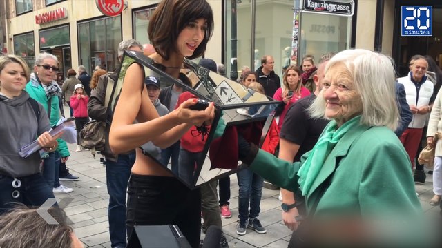 Une artiste sensiblise les gens à la liberté des femmes ! - Le rewind du vendredi 24 juin 2016.