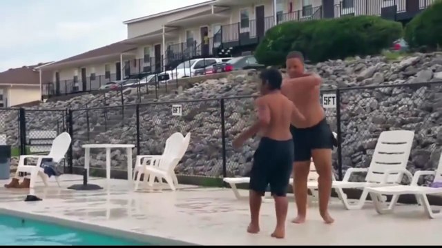 Ne jamais sous estimer les gens de petit taille