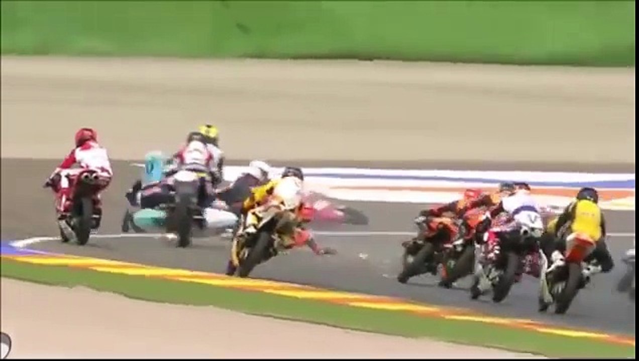 MOTO GP 2016 - Crash Compilation