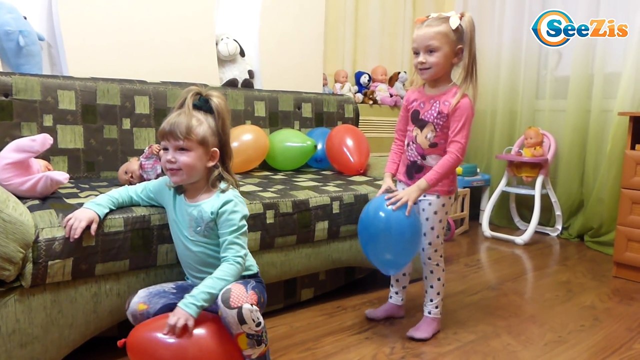 Куклы Беби Борн. Ярослава и Ника лопают воздушные шарики. Видео для детей. Baby Born. TikiTaki Nika