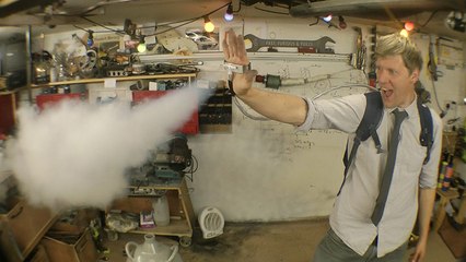 Colin Furze s'approprie le pouvoir d'Iceman le super-héros de l'univers X-Men