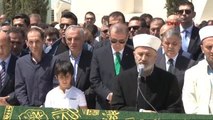 Karaalioğlu'nun Tabutunu Erdoğan ve Gül Birlikte Omuzladı