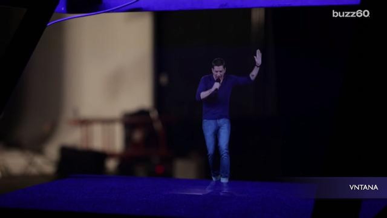 Rob Thomas Offers Karaoke Hologram Experience t...