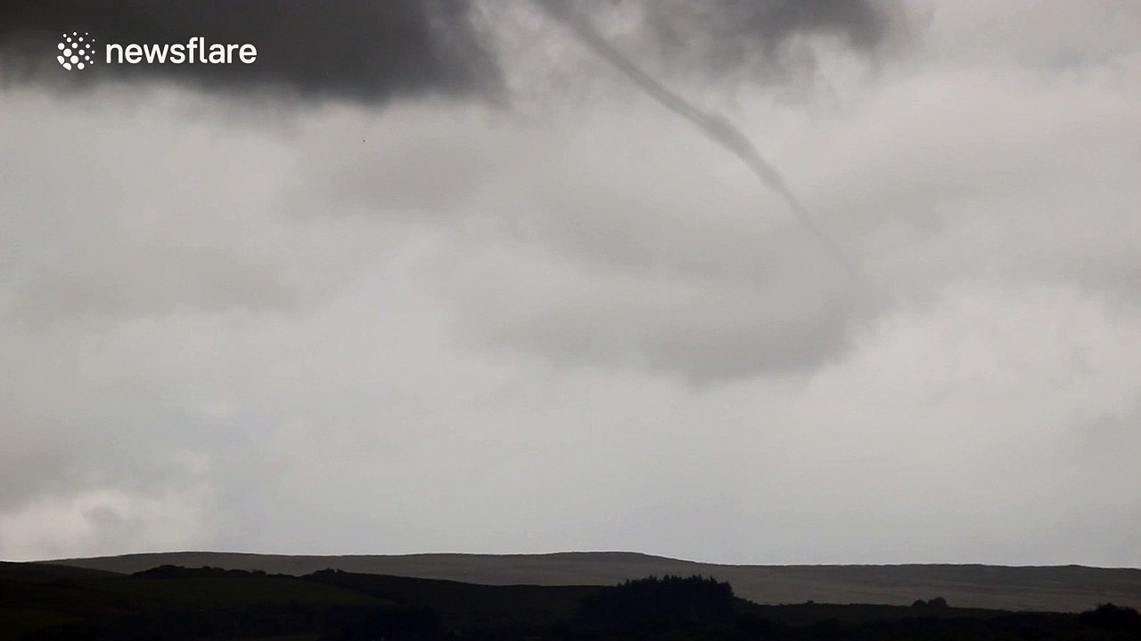 Spectacular rope funnel cloud over Northern Ireland