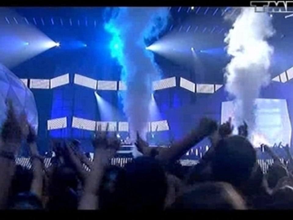 DJ Tiesto (Live - TMF awards belgium 2004)